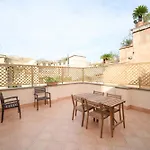 Juan's Trevi Buddyrent Ρώμη