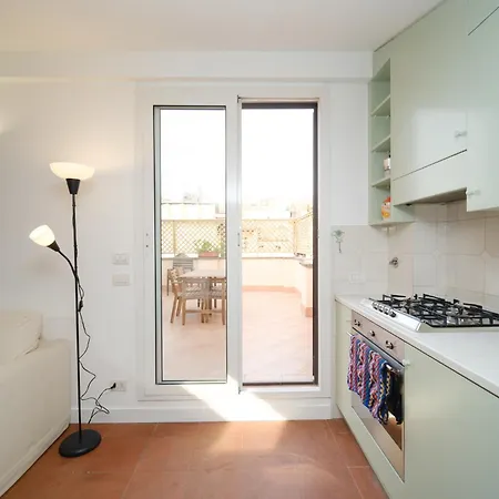 Juan's Trevi Buddyrent Apartment *